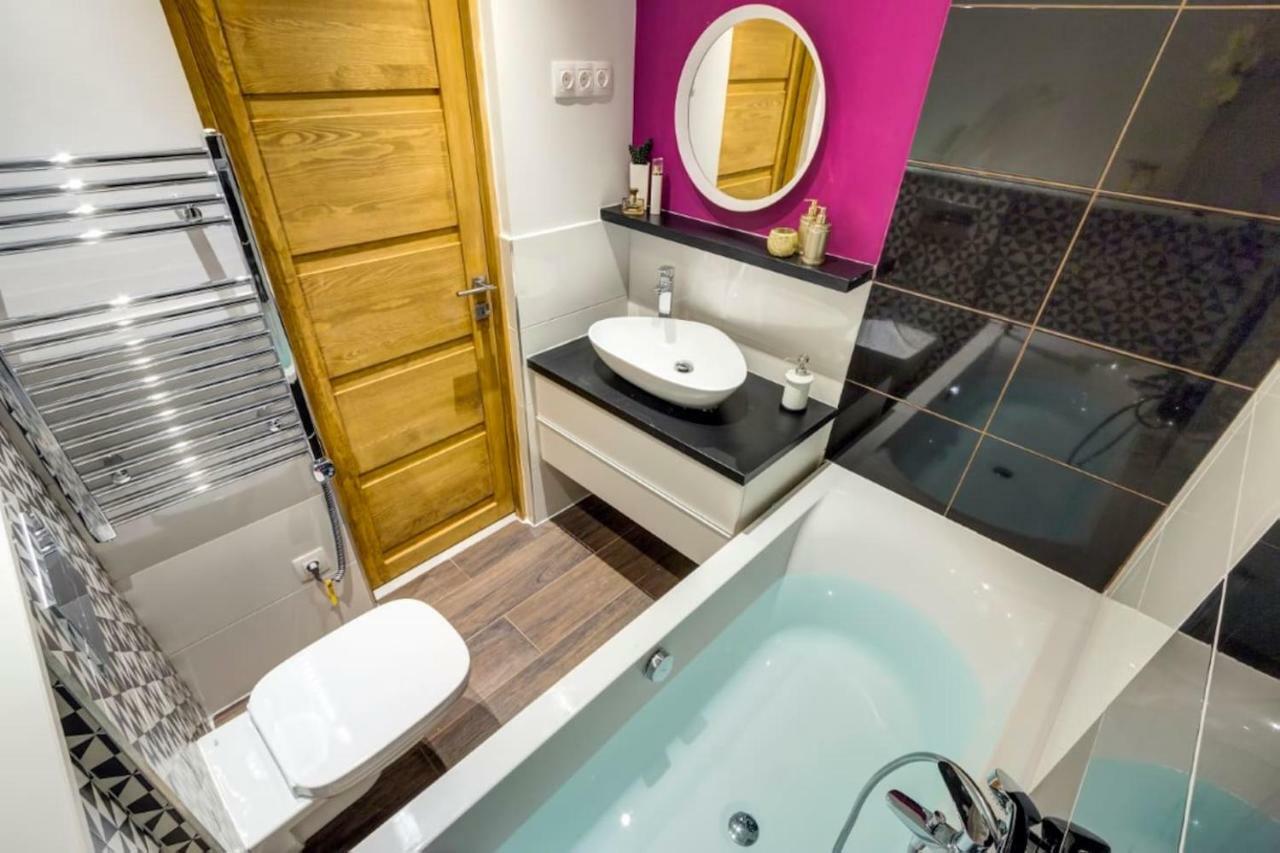 Cozy Downtown Studio Apartment Budapeste Exterior foto