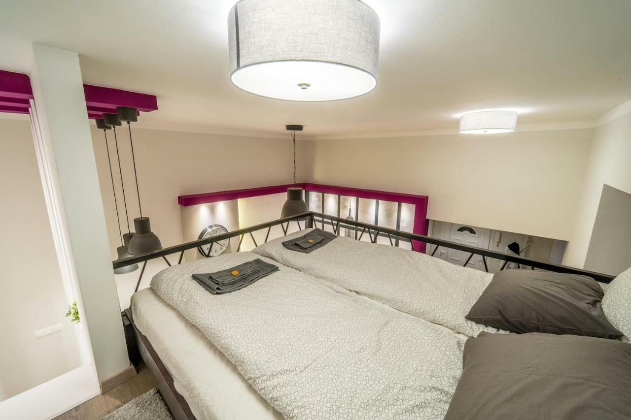 Cozy Downtown Studio Apartment Budapeste Exterior foto