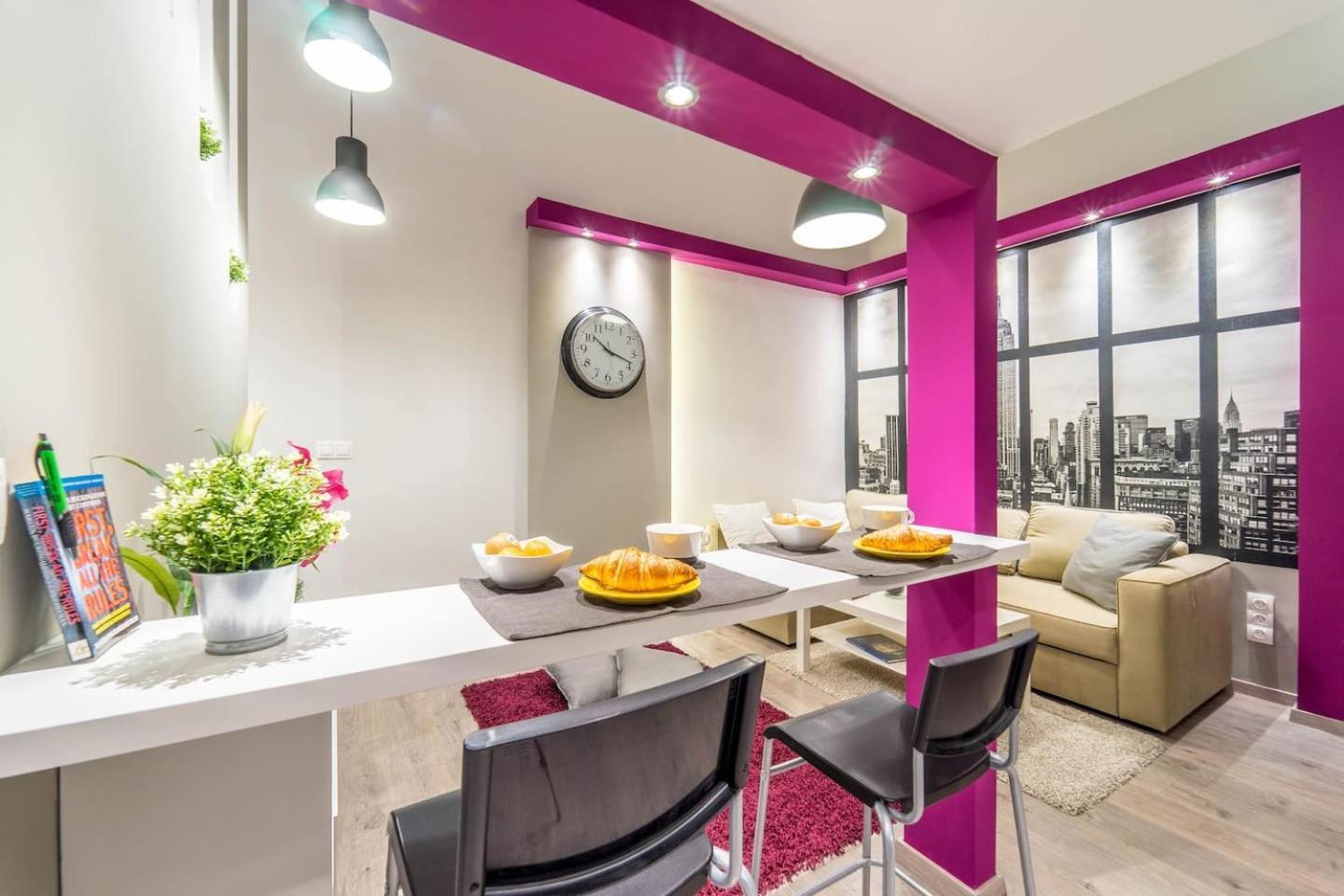 Cozy Downtown Studio Apartment Budapeste Exterior foto