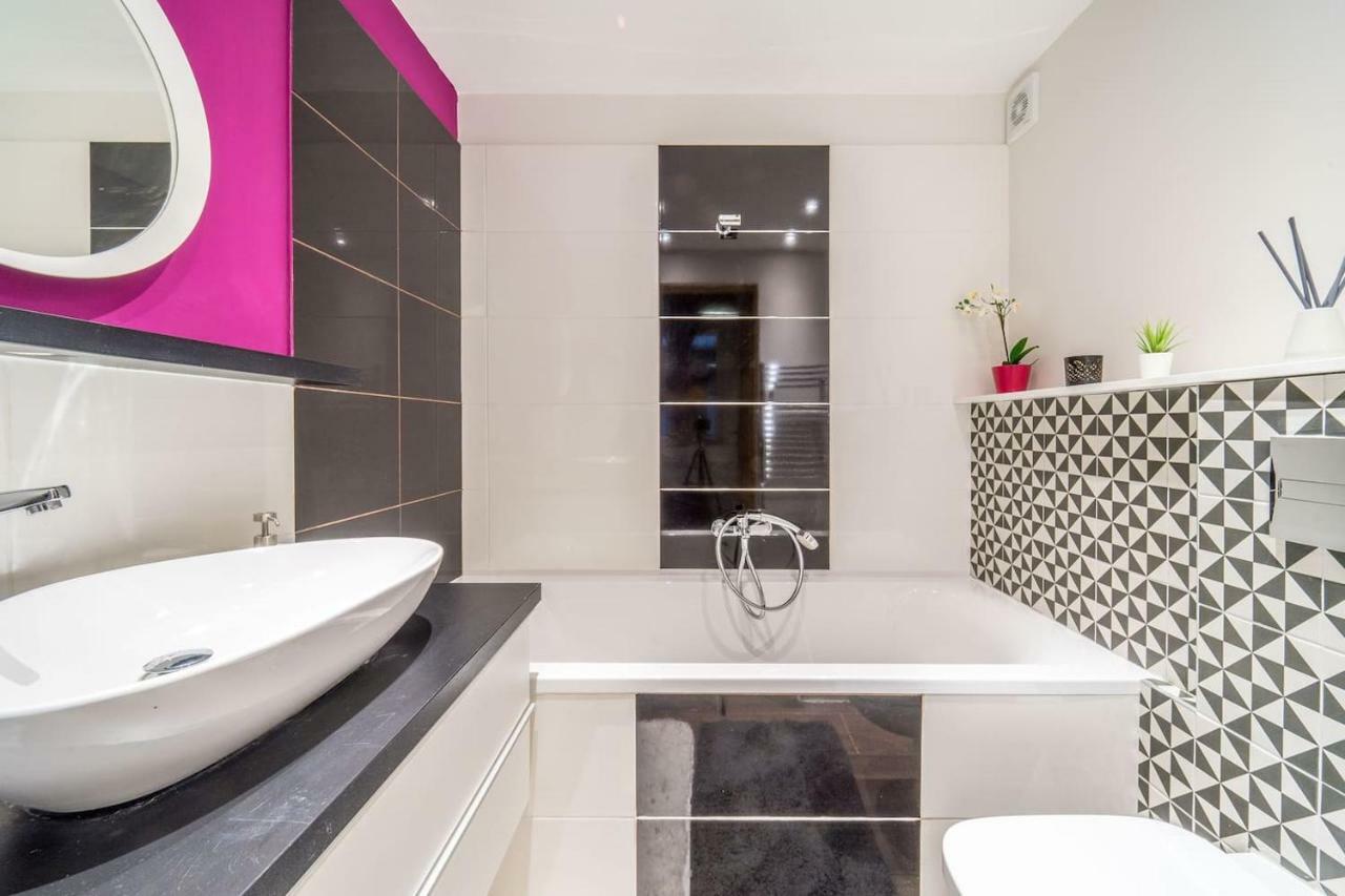 Cozy Downtown Studio Apartment Budapeste Exterior foto