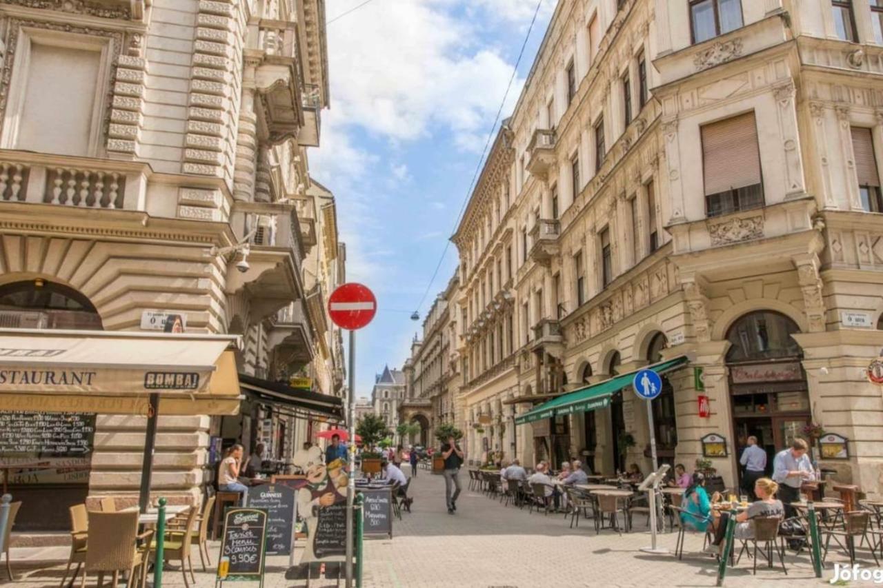 Cozy Downtown Studio Apartment Budapeste Exterior foto