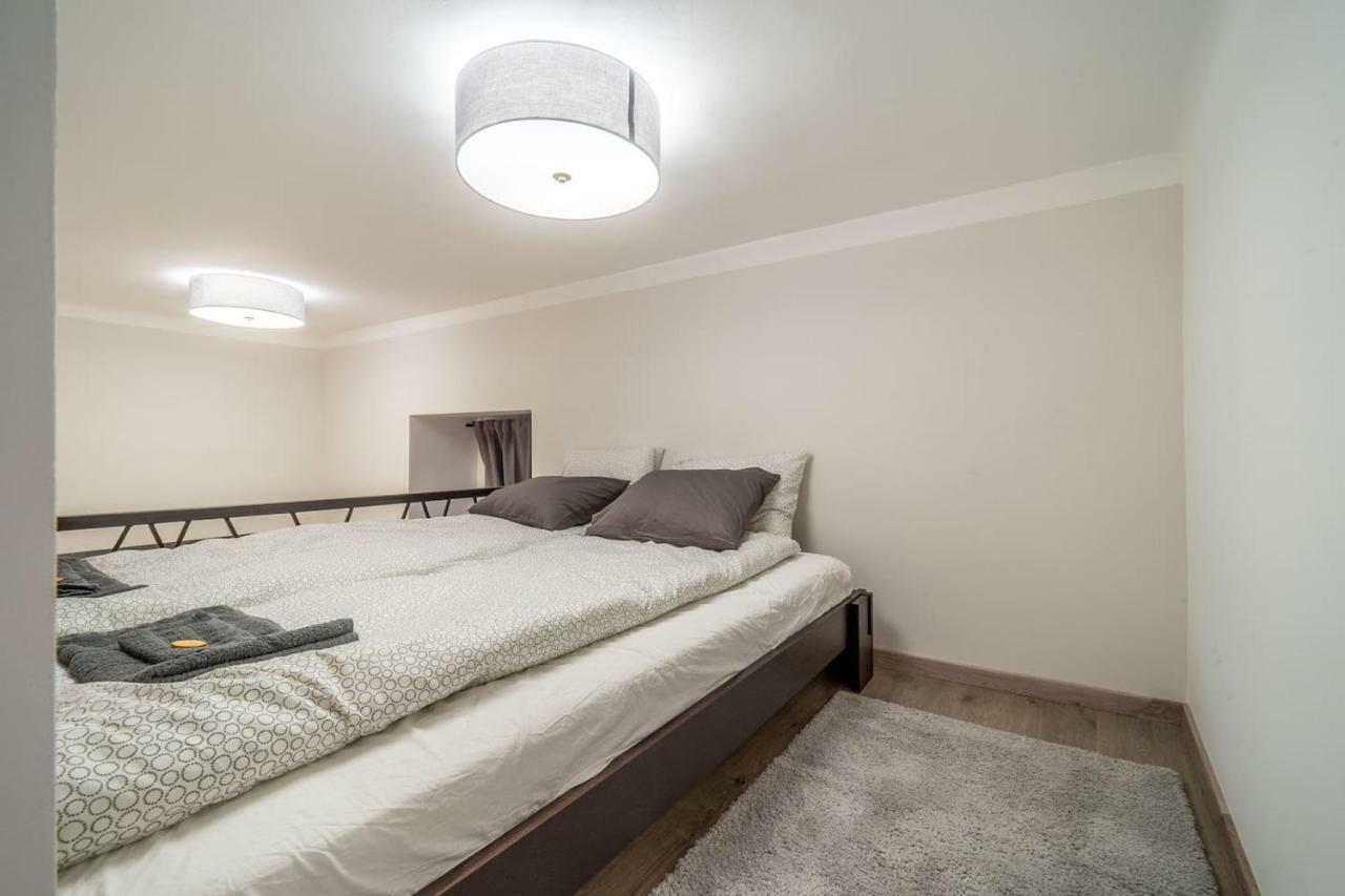 Cozy Downtown Studio Apartment Budapeste Exterior foto